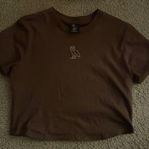 Medium brown ovo cropped t-shirt